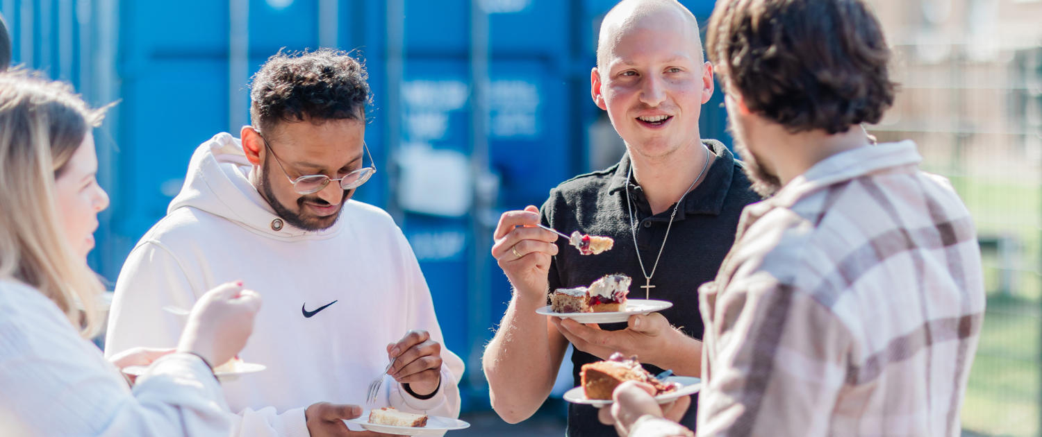 Junge-Menschen_2400x1400